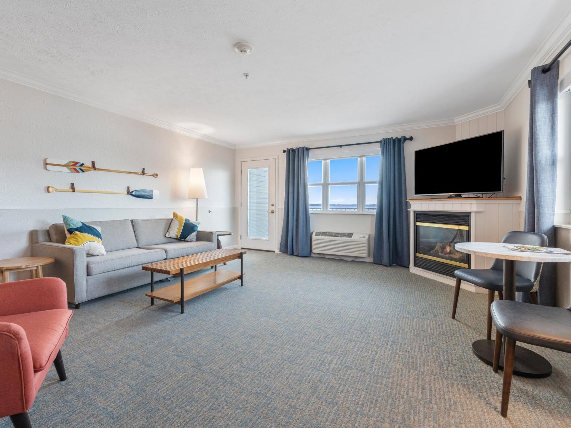 Cherry Tree Inn & Suites Τράβερς Σίτι Εξωτερικό φωτογραφία