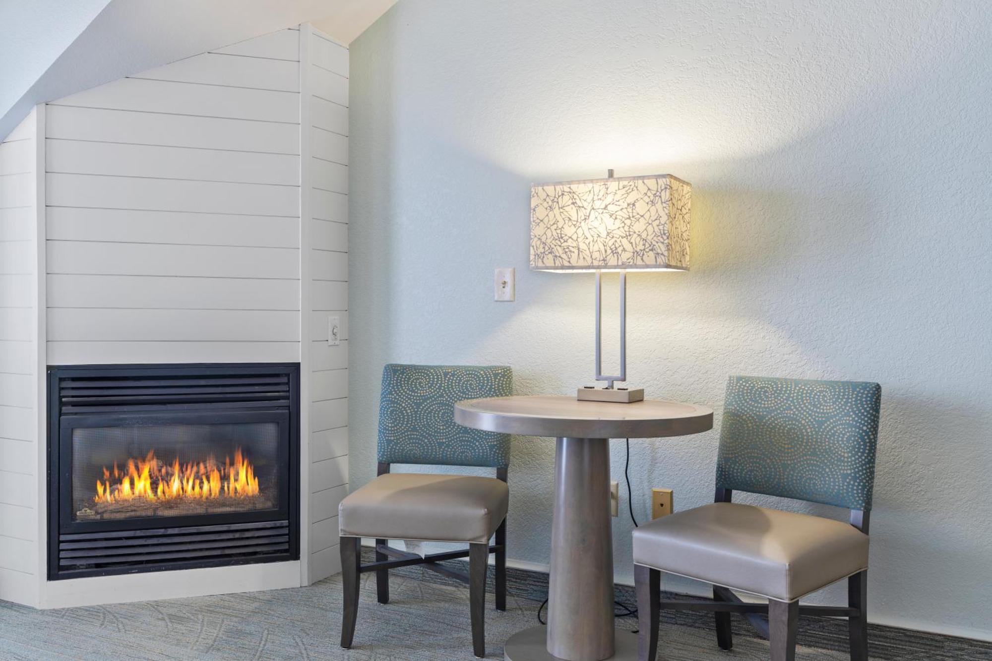 Cherry Tree Inn & Suites Τράβερς Σίτι Εξωτερικό φωτογραφία