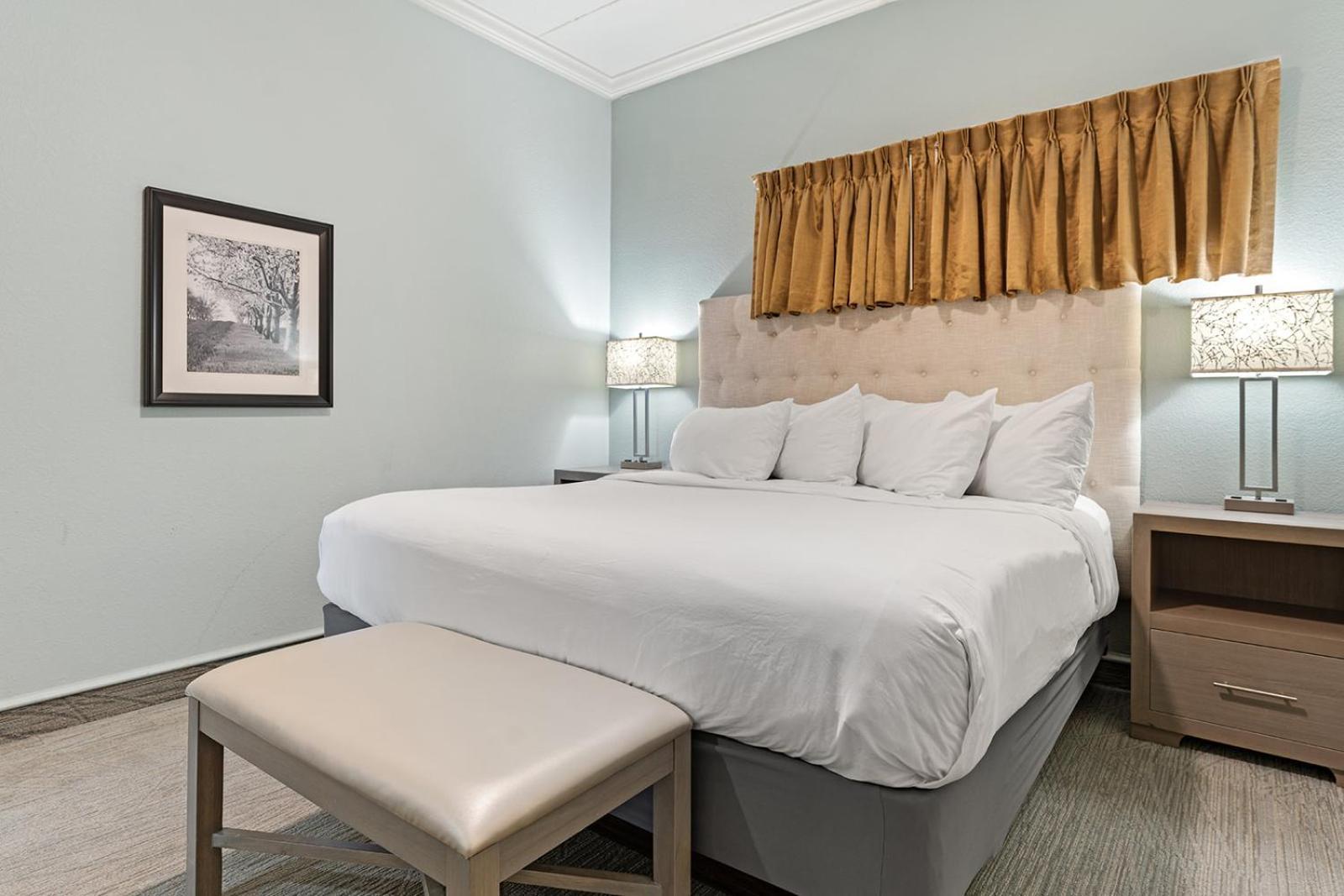 Cherry Tree Inn & Suites Τράβερς Σίτι Εξωτερικό φωτογραφία